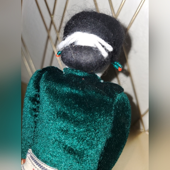 Native American doll 10" tall excellent condition - Picture 9 of 16